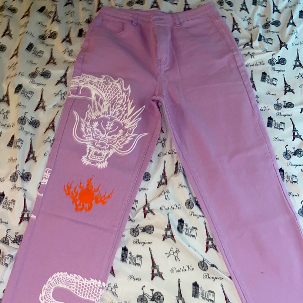 never worn pant.dragon print and snake.won’t fit